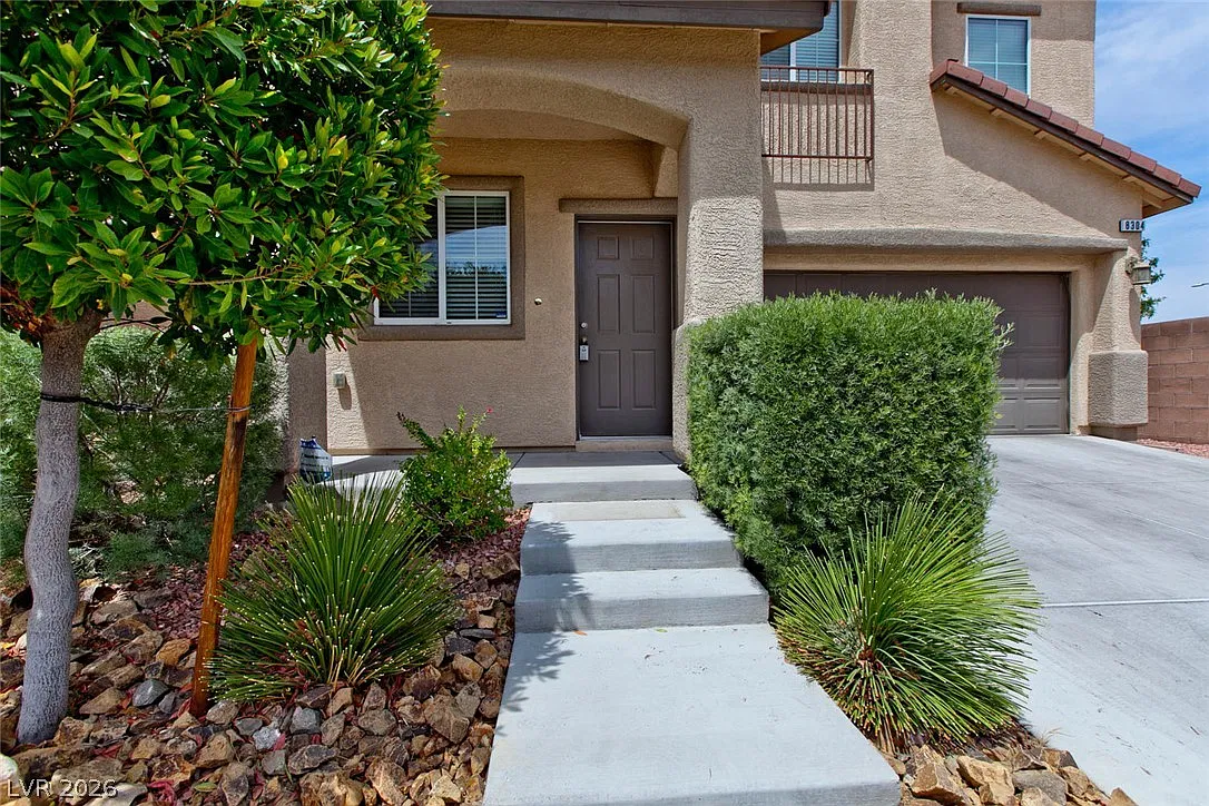 3 bed, 2.5 bath, 2763 sqft, $2,200 — Photo 2