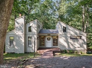 405 Northwood Cir, Cross Junction, VA 22625