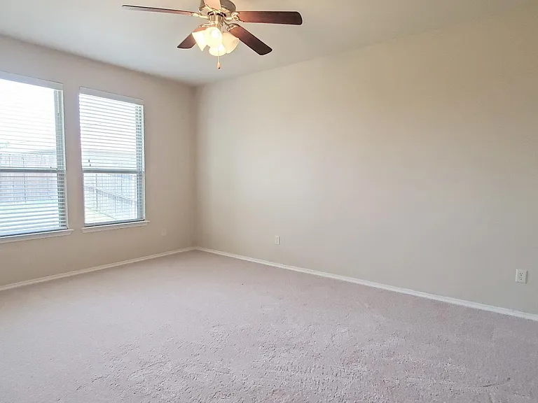 133 Oriole Dr — Photo 9