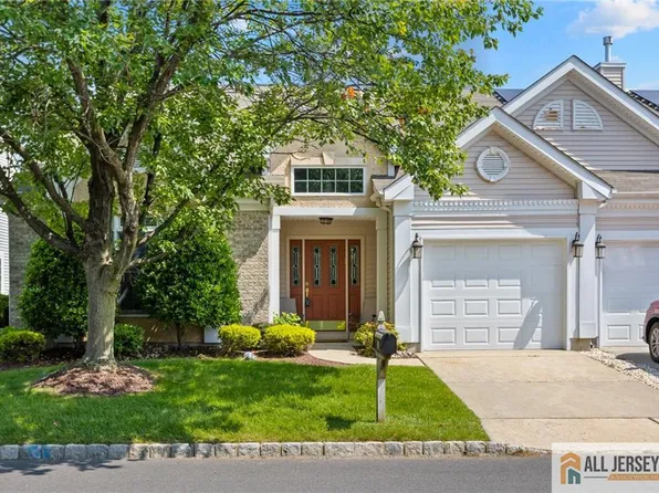 12 Wellfleet St, Monroe Township, NJ 08831