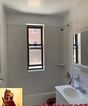 2nd image of 1432 Beach Ave
