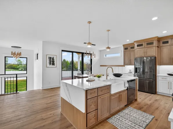 215 NW Woodmoor Dr, Waukee, IA 50263