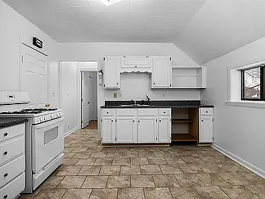 404 2nd St #2 — Photo 2