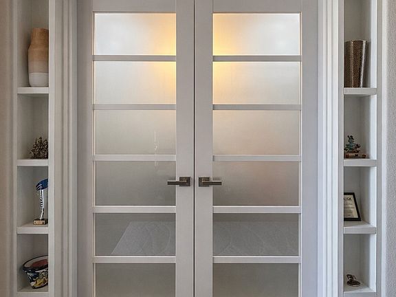 5th image of 2136 Chapman Ln