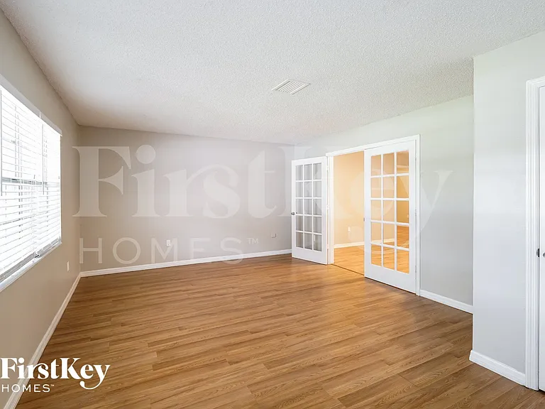 4525 Debbie Ln — Photo 2