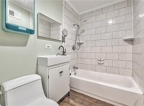 4th image of 12125 W 64th St