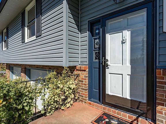 5th image of 1610 Chickees St