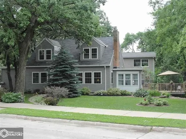 722 1st St NW, Mason City, IA 50401