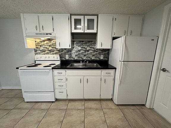 5th image of 1225 W Pierce St #1211