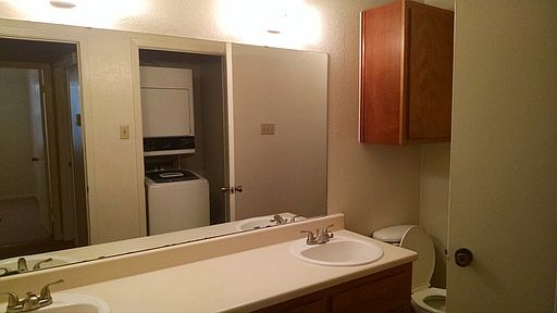 3rd image of 1625 N Main St APT I