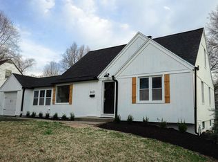 8621 Rainbow Ln, Kansas City, MO 64114