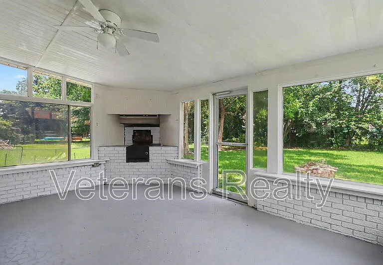 111 Valentine Dr — Photo 20