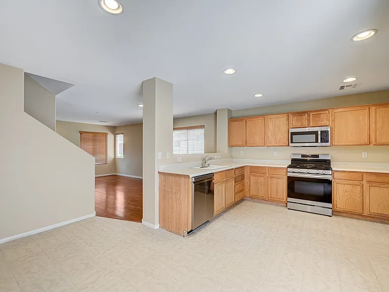 10294 Keystone Pastures St — Photo 6