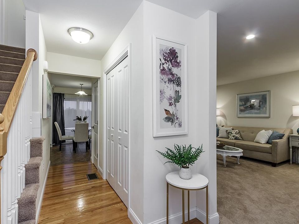 184 University Cir Hooksett, NH, 03106 Apartments for Rent Zillow