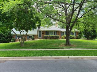 801 Diamond Dr, Gaithersburg, MD 20878