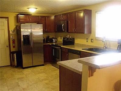 4th image of 5825 Beaufort Ln