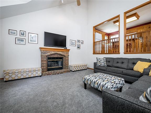 5th image of 407 SE Franklin Ct