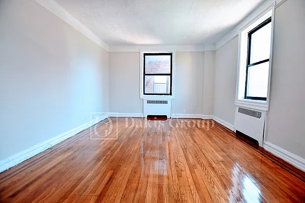 Rented by Dakis Group LLC | media 2