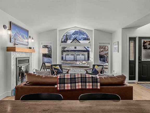 4th image of 157 S Cougar Point Rd