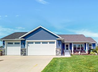 142 Fox Trl, Hilbert, WI 54129
