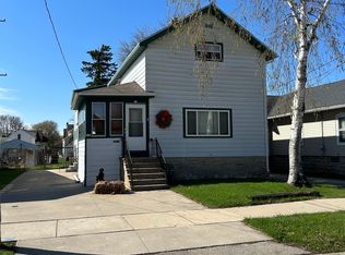 39 W 12th Ave #A, Oshkosh, WI 54902