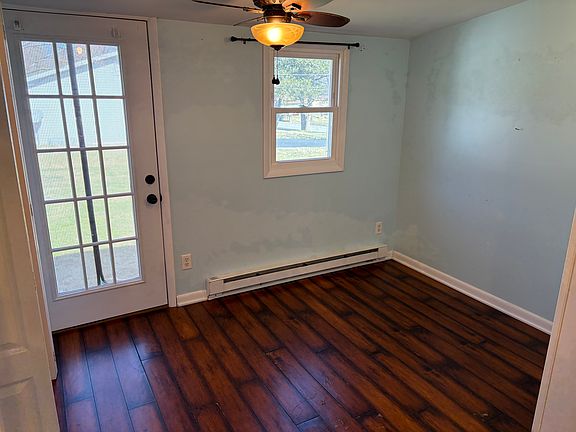 3rd image of 3 Fredericksburg Ct #3