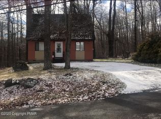 9114 Idlewild Dr, Tobyhanna, PA 18466