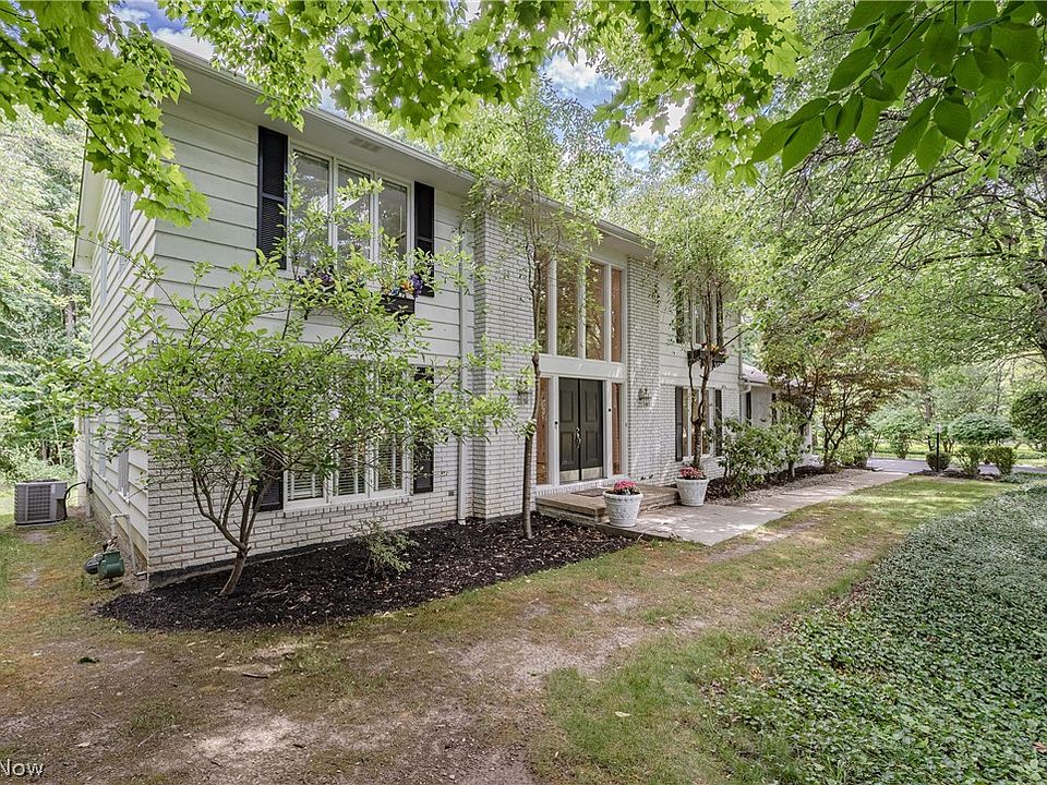 1st image of 20 Pepper Creek Dr
