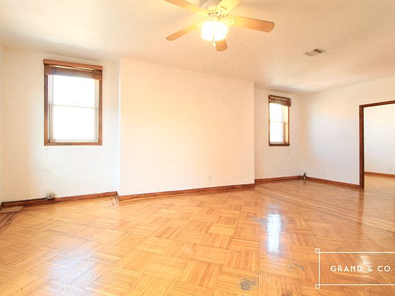 4th image of 433 Graham Ave Unit Penthouse