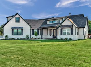 168 Lakeview Cir, Pilot Point, TX 76258