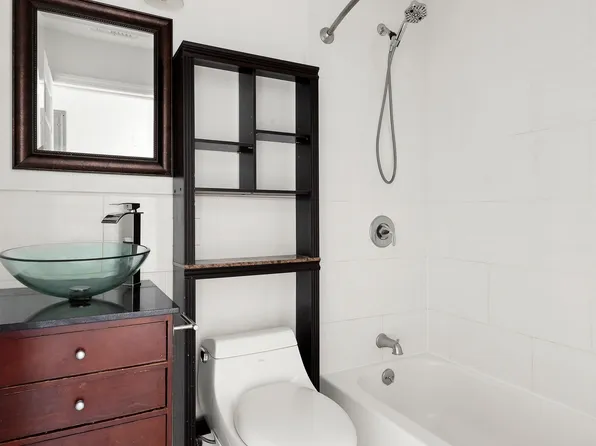 625 Walton Avenue image 5 of 5