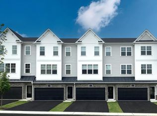 28 Warren Dr #13, Chalfont, PA 18914