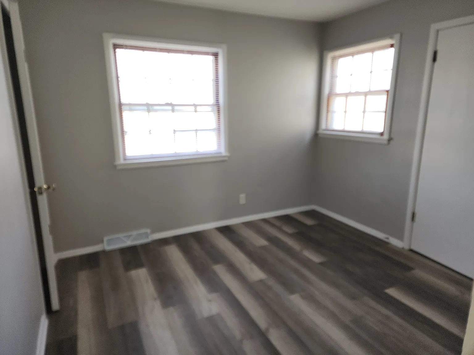 3 bed, 1000 sqft, $1,550 — Photo 3