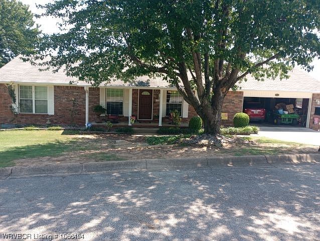 1st image of 1110 Lisa Ln