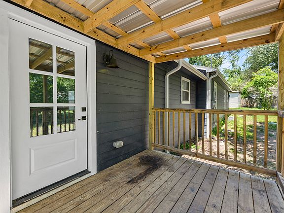 4th image of 101 Navajo St