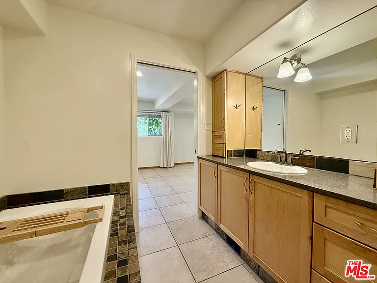 11946 Dorothy St #10 — Photo 7