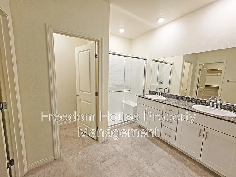 56 Pioneer Range Ave — Photo 38