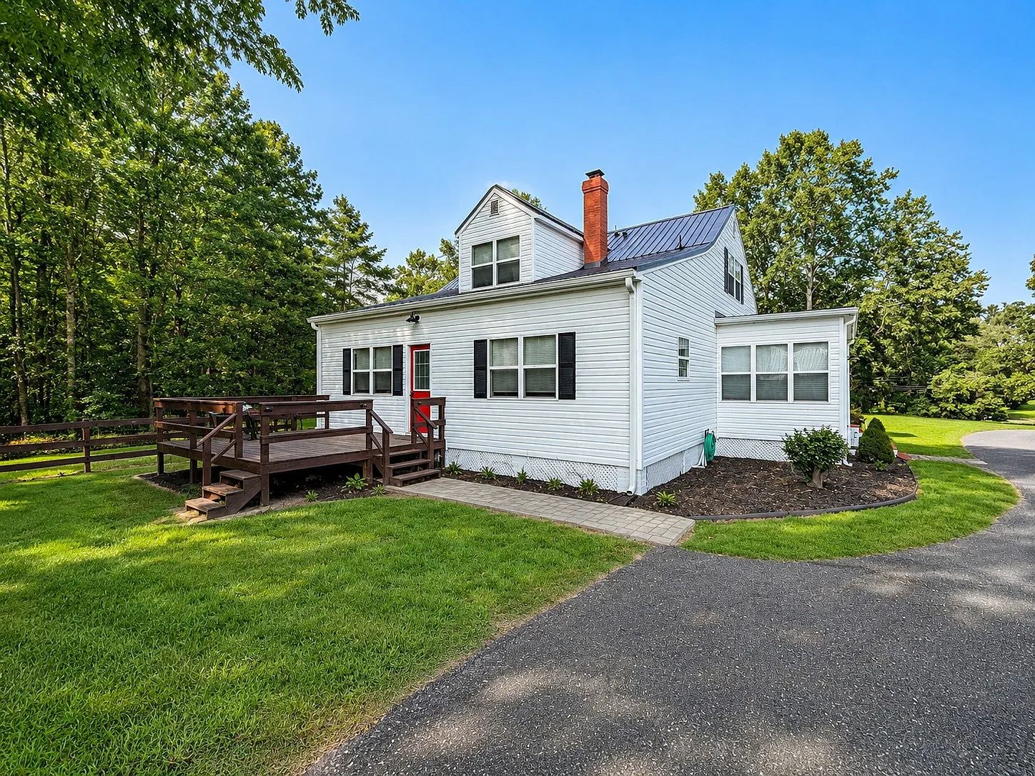 4 bed, 1981 sqft, $2,700 — Photo 3