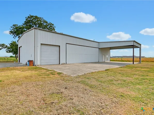 1025 Link Rd, Seguin, TX 78155
