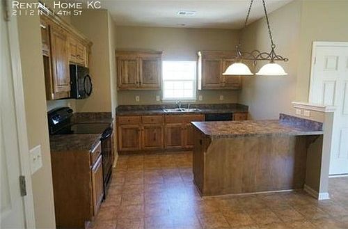 3rd image of 2112 N 114th St
