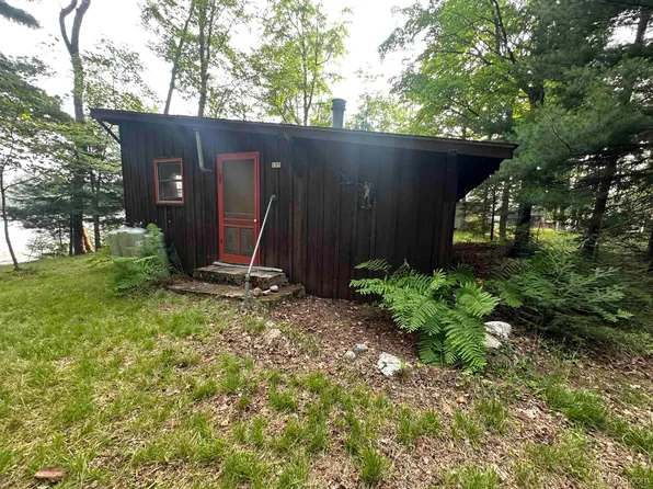 195 Winslow Shores Rd, Iron River, MI 49935