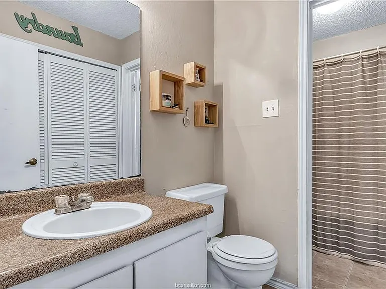 400 Fall Cir #C — Photo 10