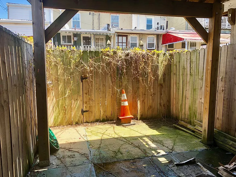 1605 Patapsco St — Photo 11