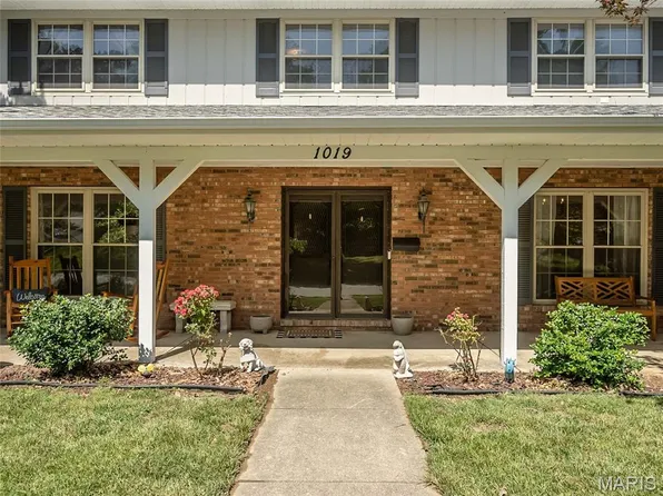 1019 N Smiley St, O'Fallon, IL 62269