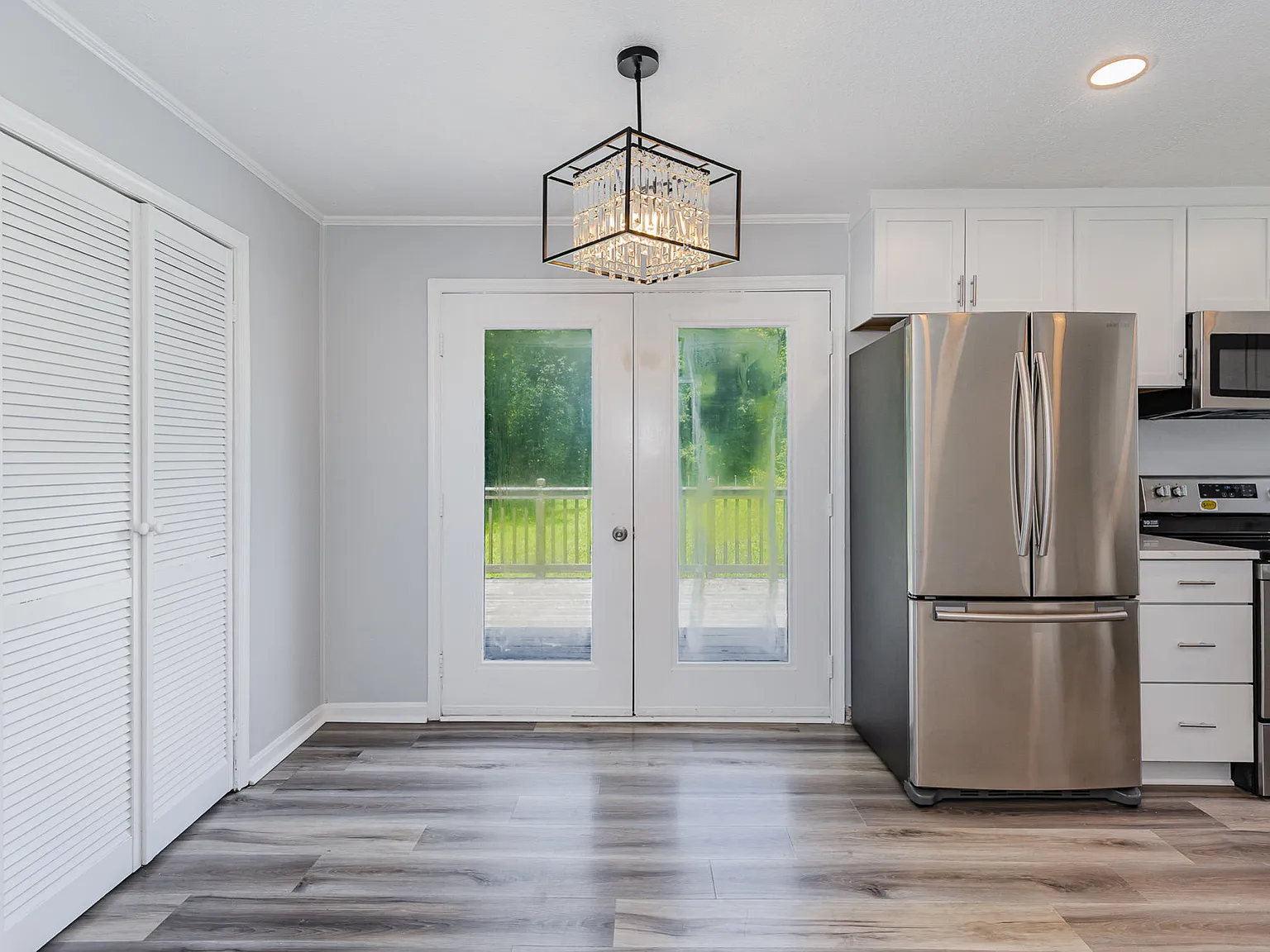 3 bed, 1008 sqft, $2,350 — Photo 4