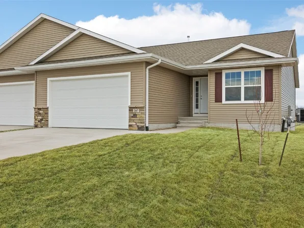 207 Hackberry Dr, Palo, IA 52324