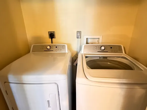 2026 J St #J, Lincoln, NE 68510