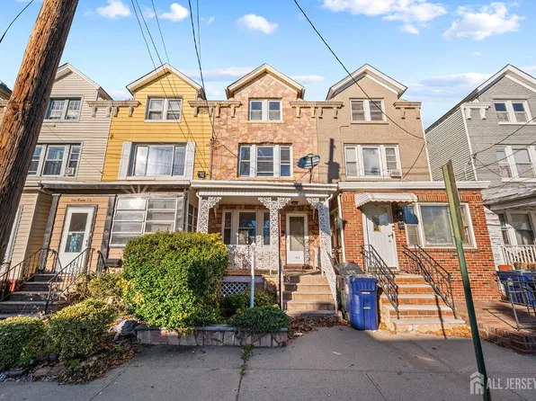 194 Lewis St, Perth Amboy, NJ 08861