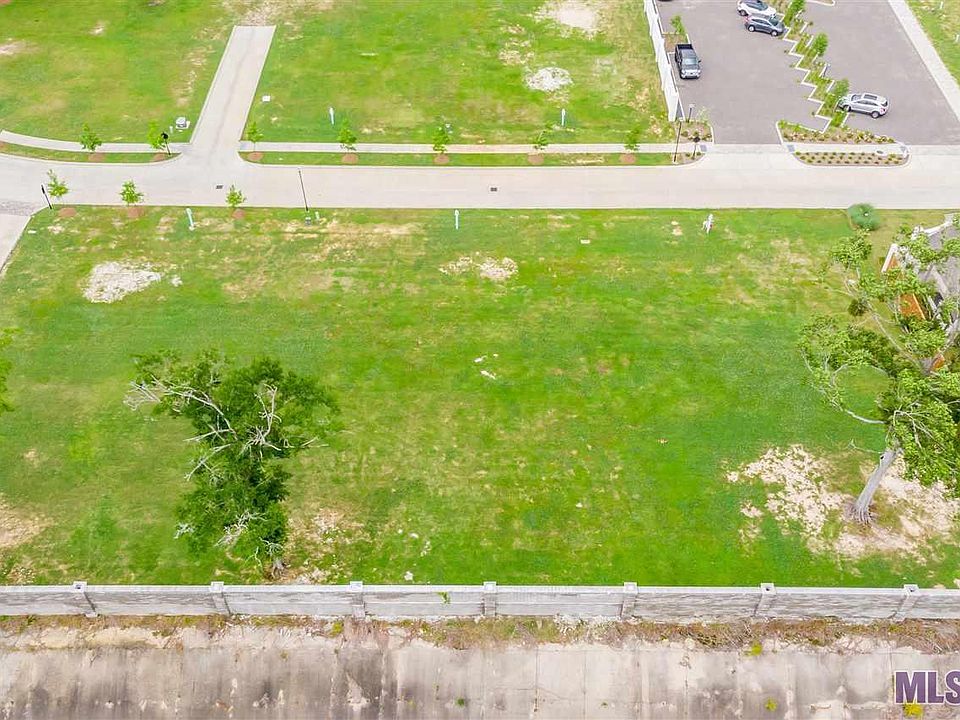 1st image of 6 Adelia Ln
