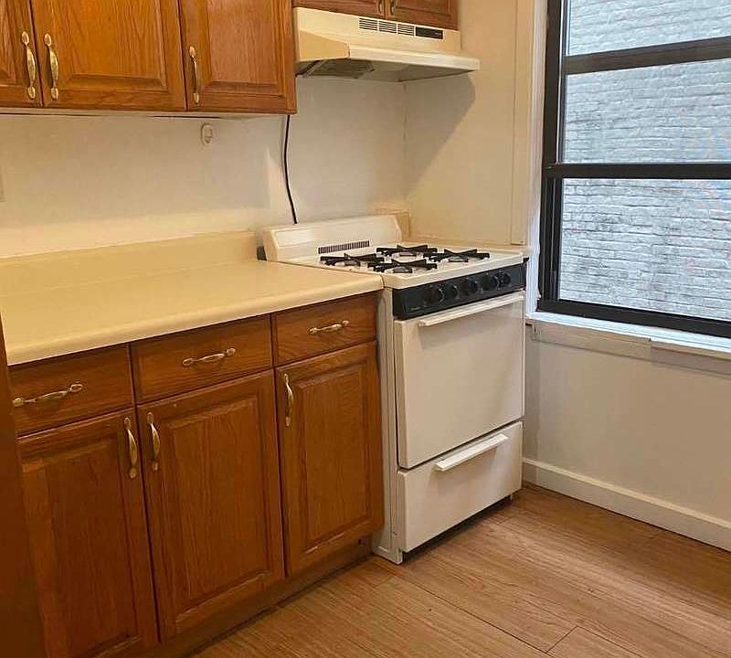 1st image of 31-19 35th St #2R
